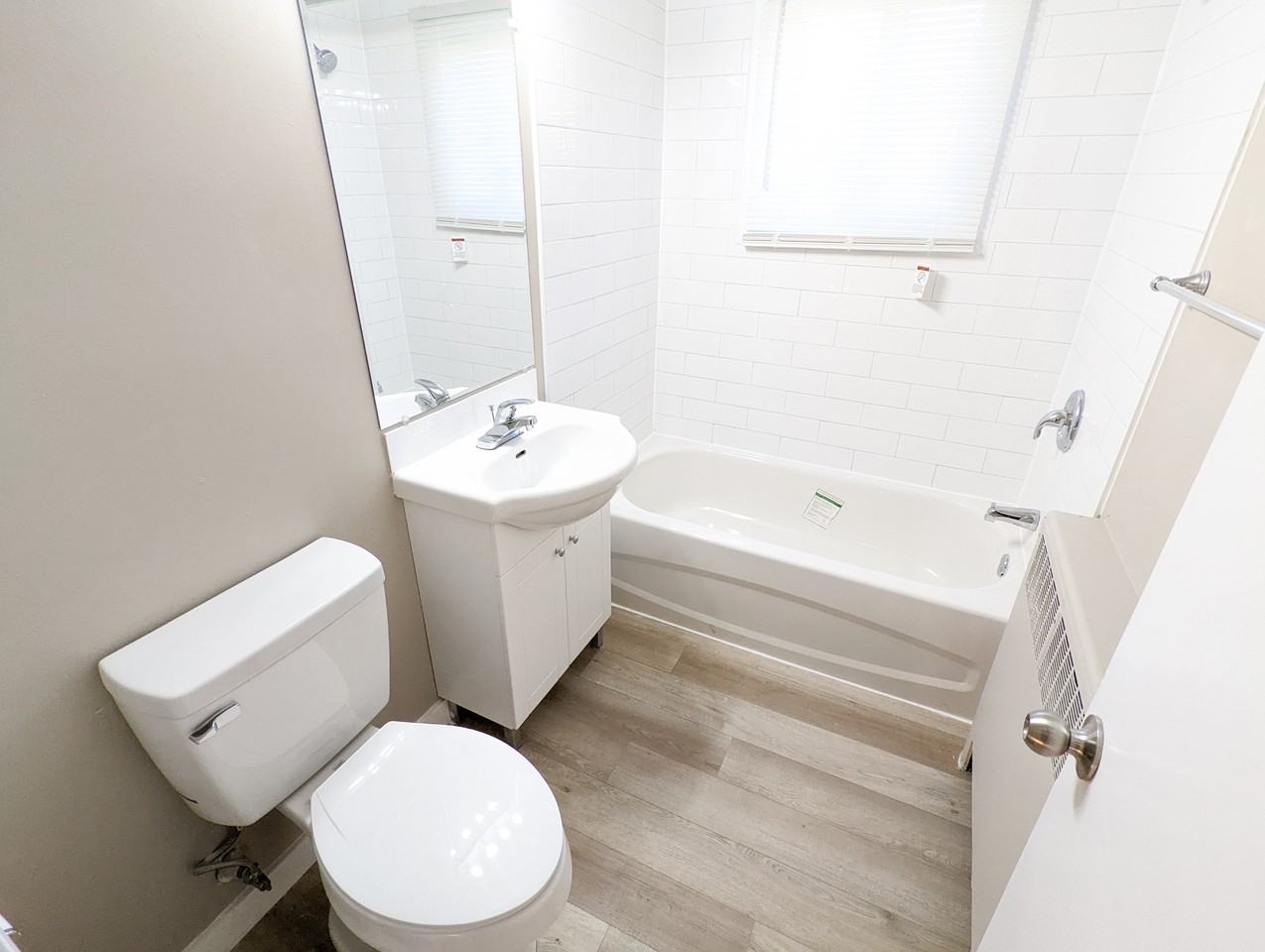 Rossdale Apartments 2 - Photo 6 of 9