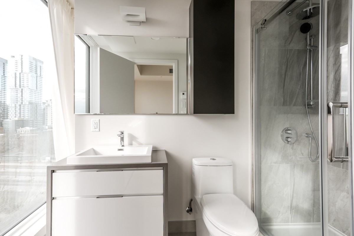 1288 Rue Saint-Antoine Ouest #1611 - Photo 6 of 28