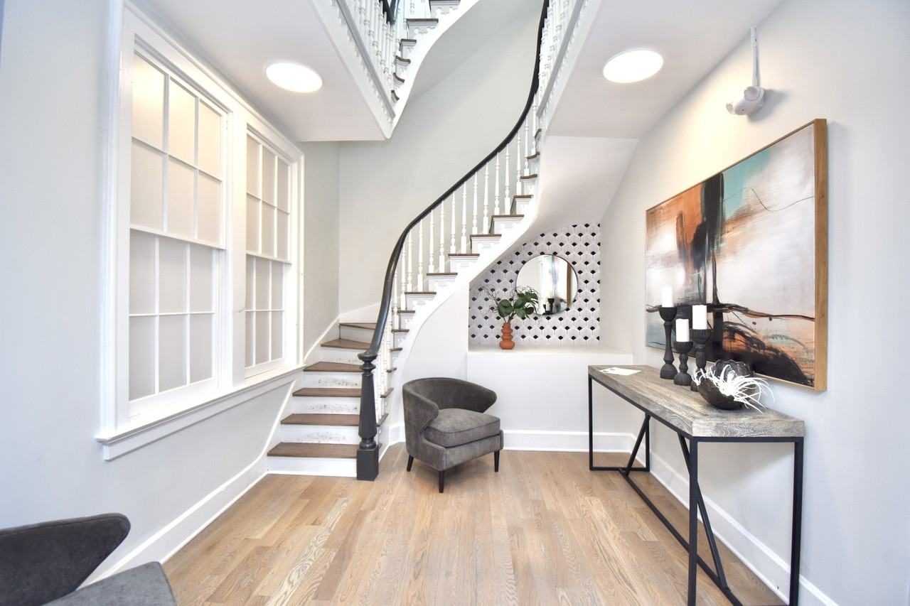 33 E Court St #305 - Photo 3 of 31