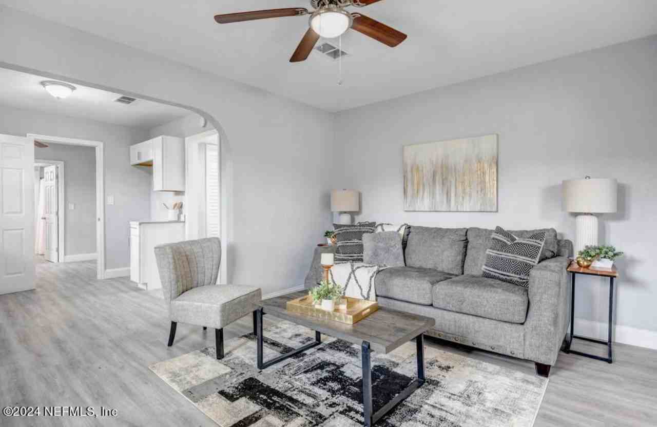 1721 Campus St #1 - Photo 3 of 7