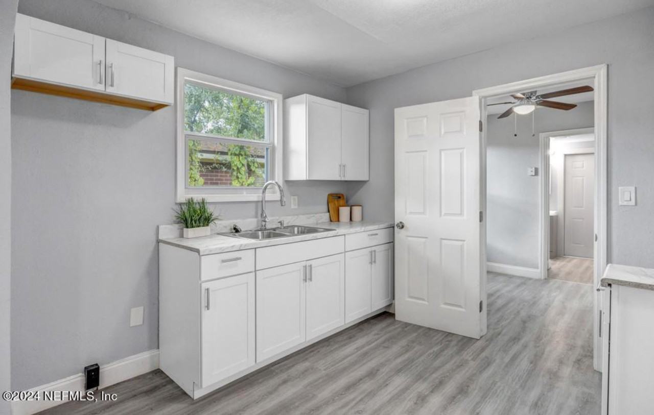 1721 Campus St #1 - Photo 4 of 7