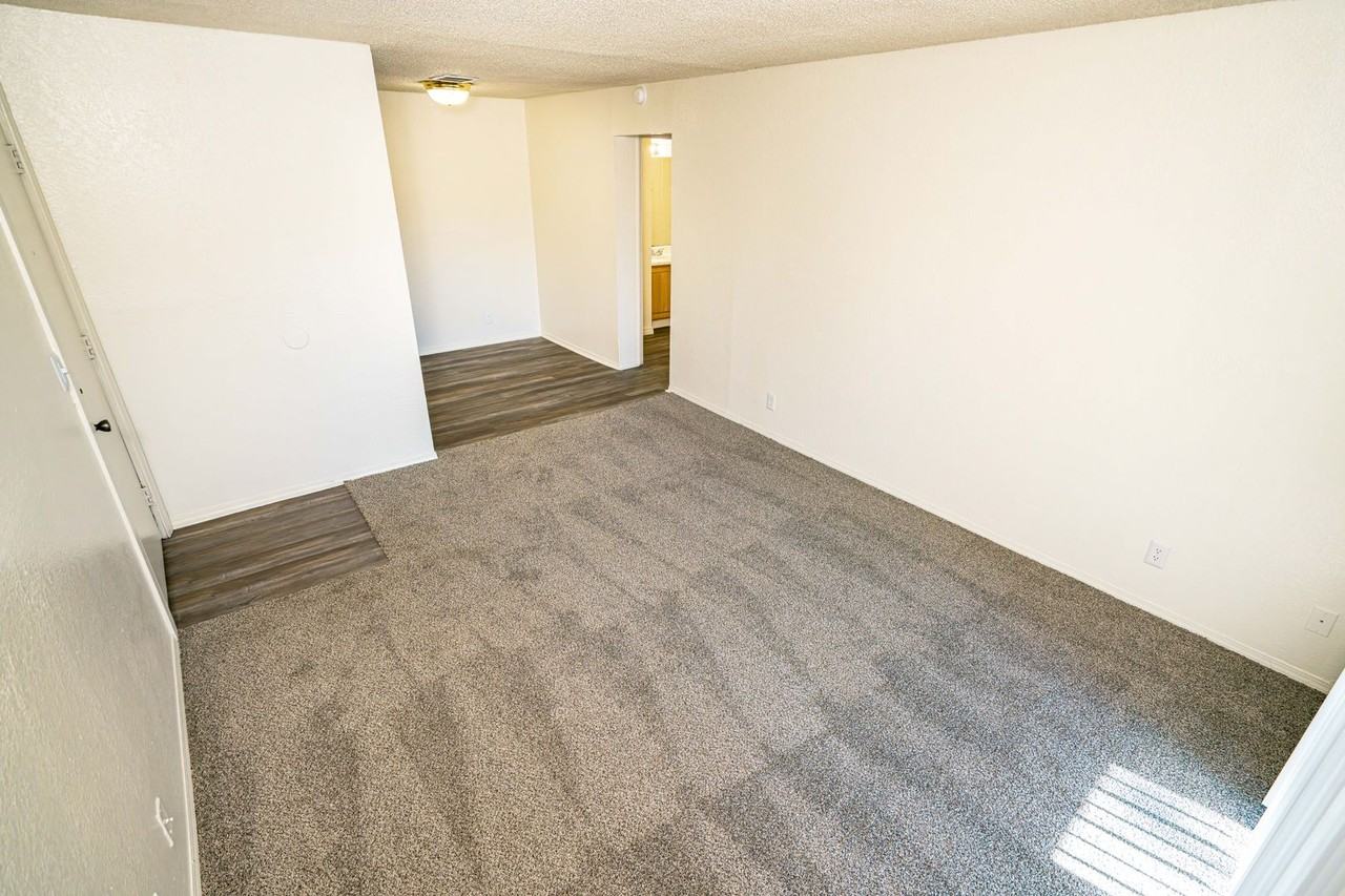 Tamarack Place Apartments - Photo 5 of 32