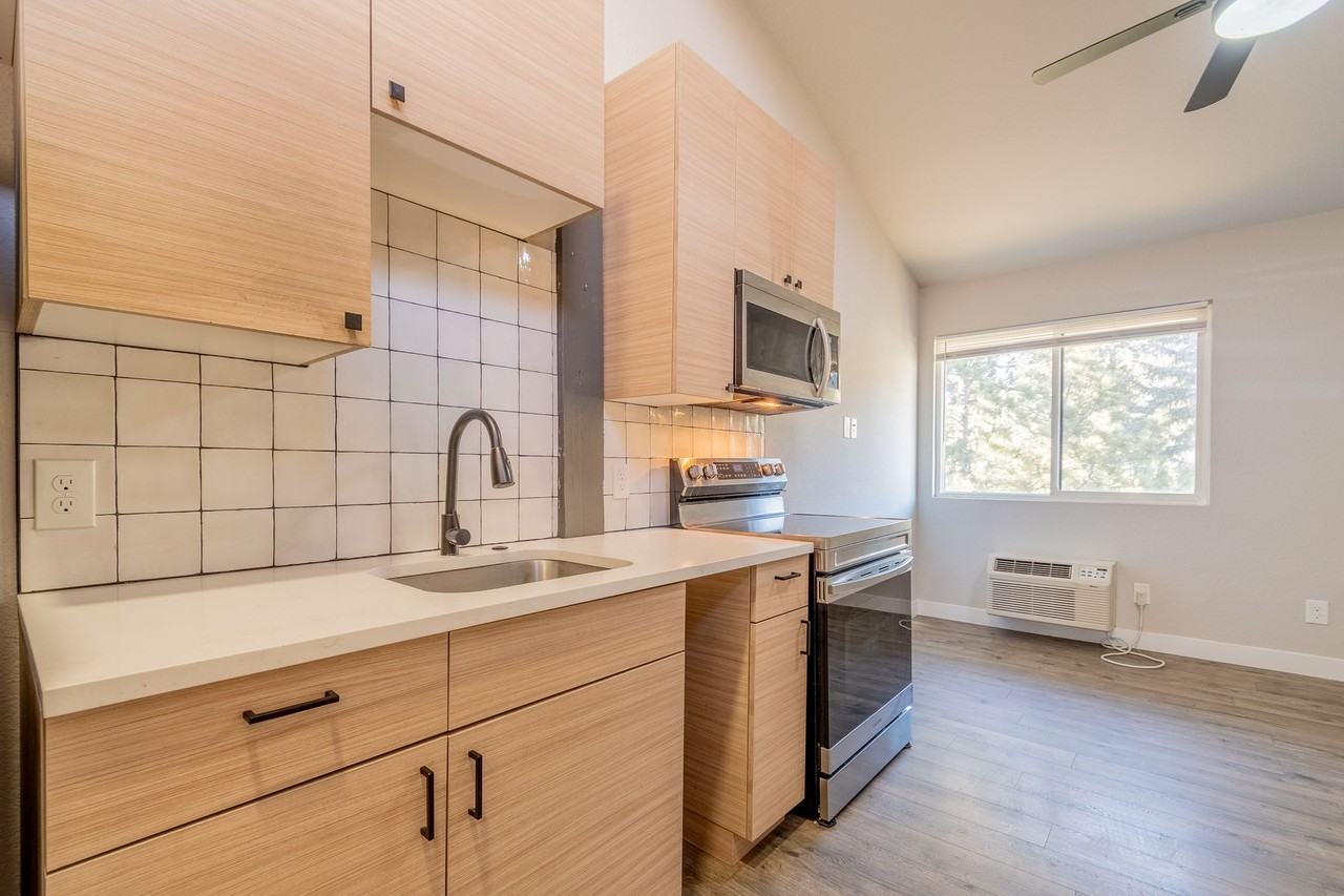 Perch Apartments: Your Perfect Mountain Escape in Evergreen - Photo 2 of 14