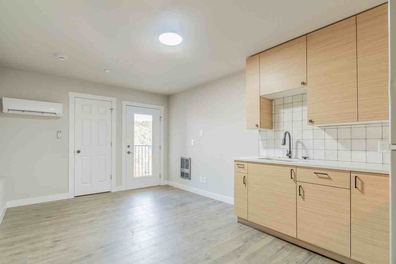 Perch Apartments: Your Perfect Mountain Escape in Evergreen - Photo 5 of 14