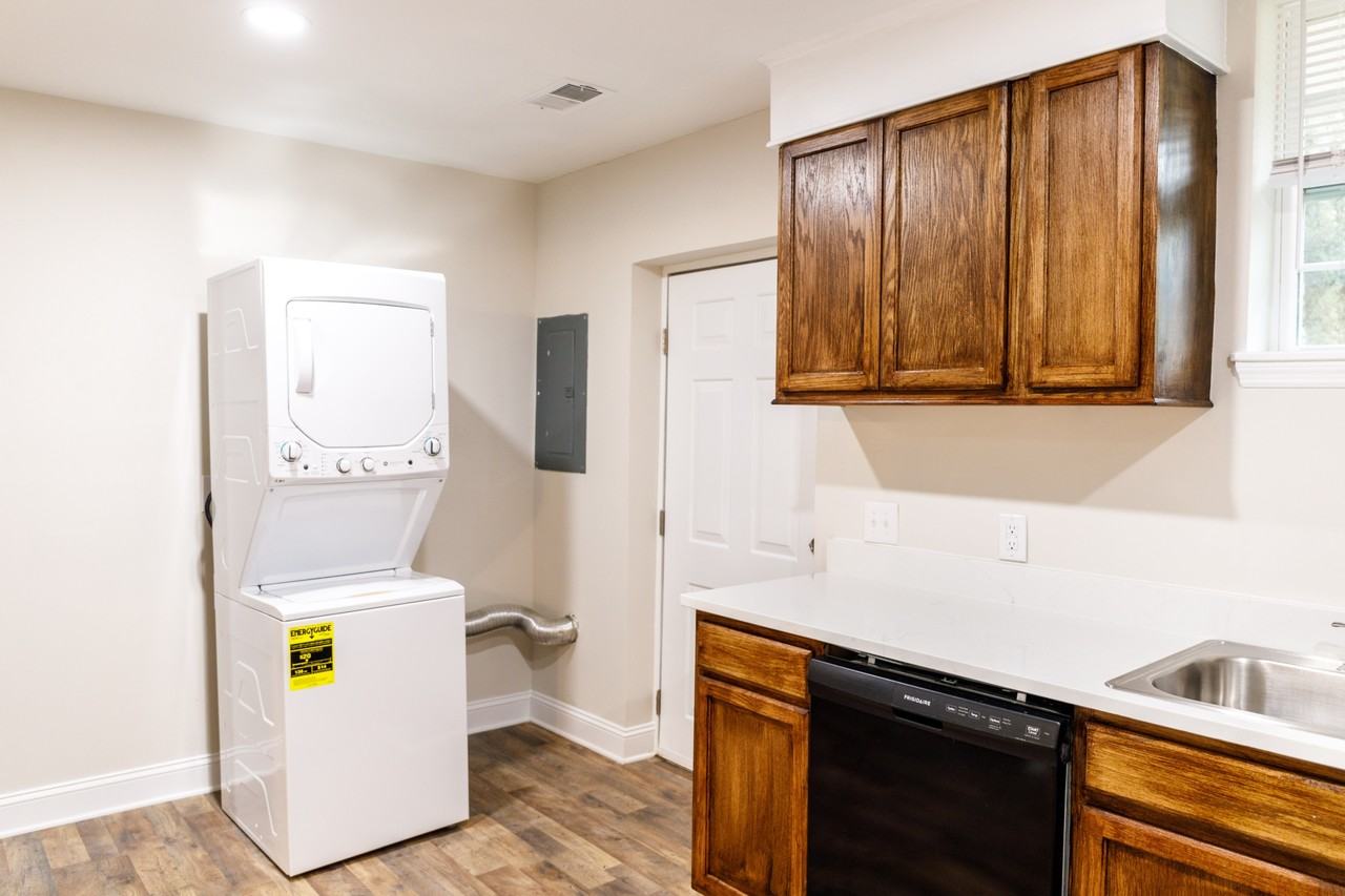 1916 2nd Dr #B - Photo 2 of 27