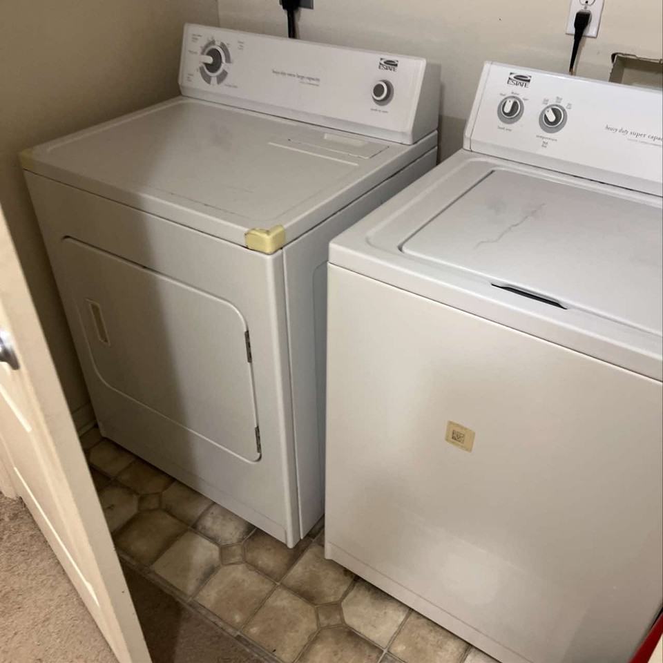 425 Hawthorne Blvd #2 - Photo 3 of 3