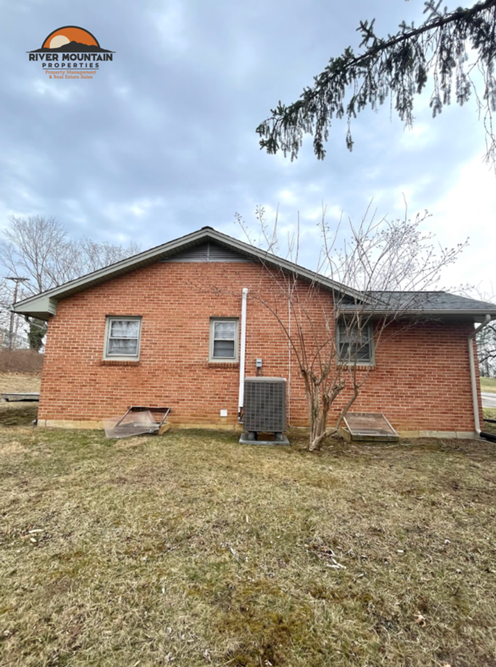 600 Broce Dr - Photo 2 of 22