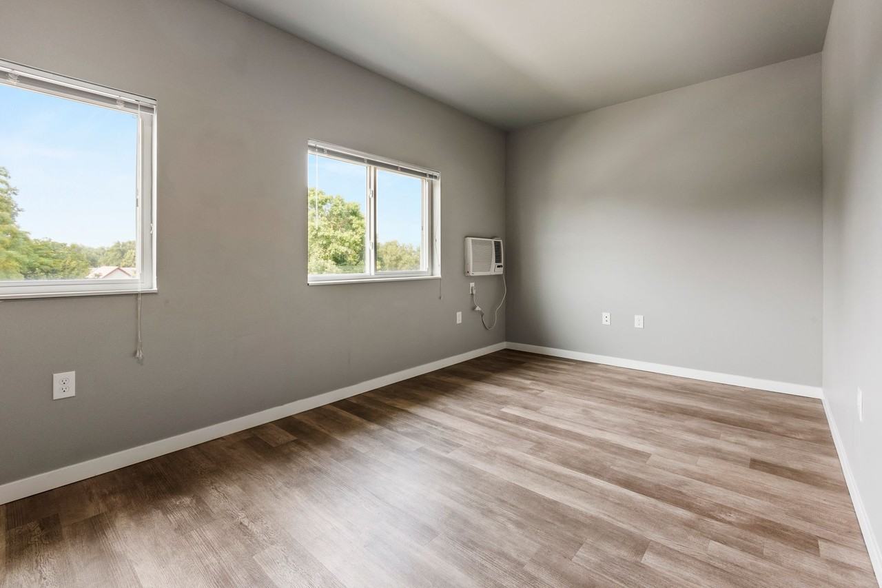 Wilmot Estates Apartments - Photo 4 of 50