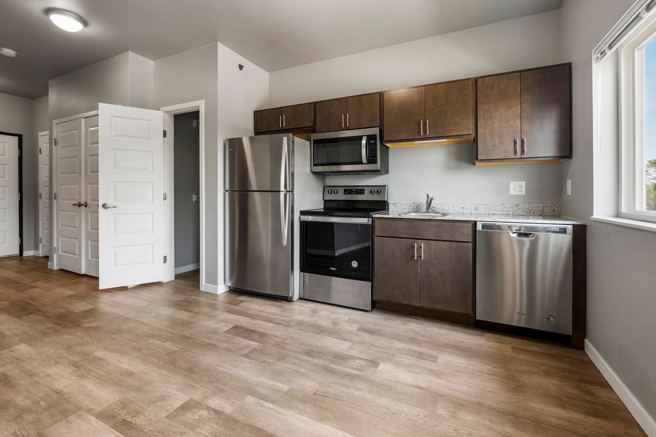 Wilmot Estates Apartments - Photo 6 of 50