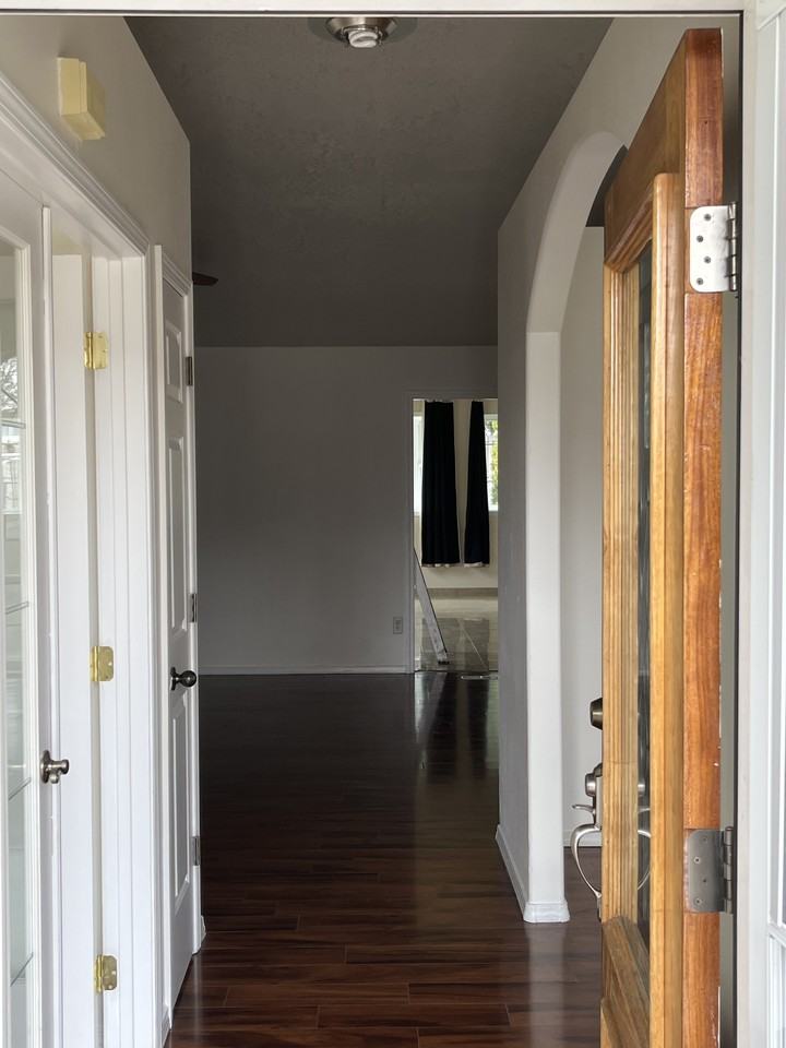 2134 E Dworshak Dr #1 - Photo 3 of 34