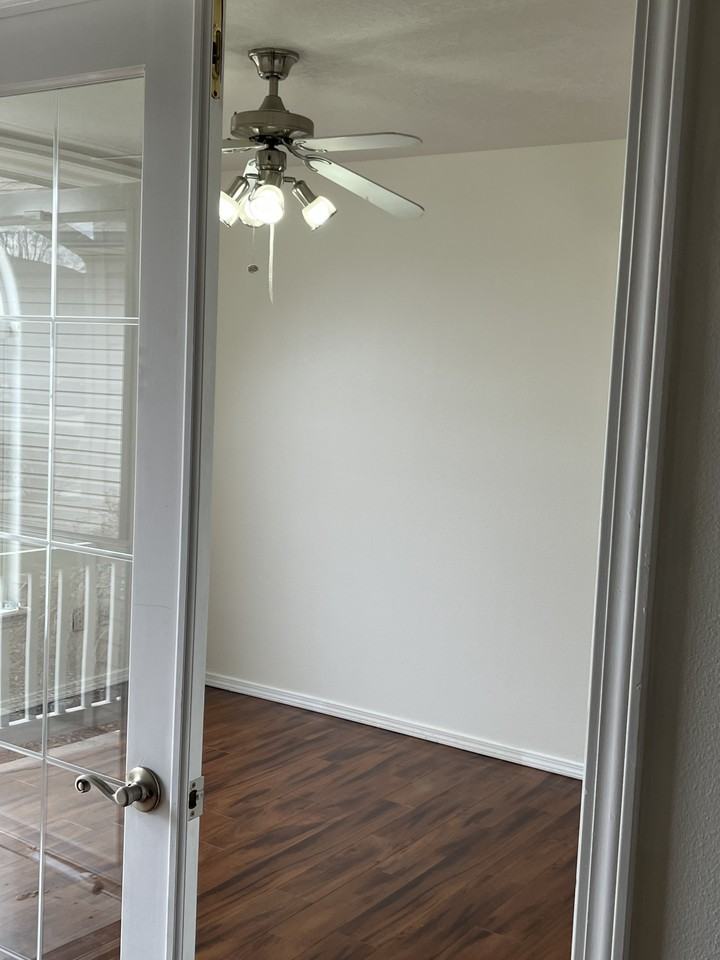 2134 E Dworshak Dr #1 - Photo 5 of 34