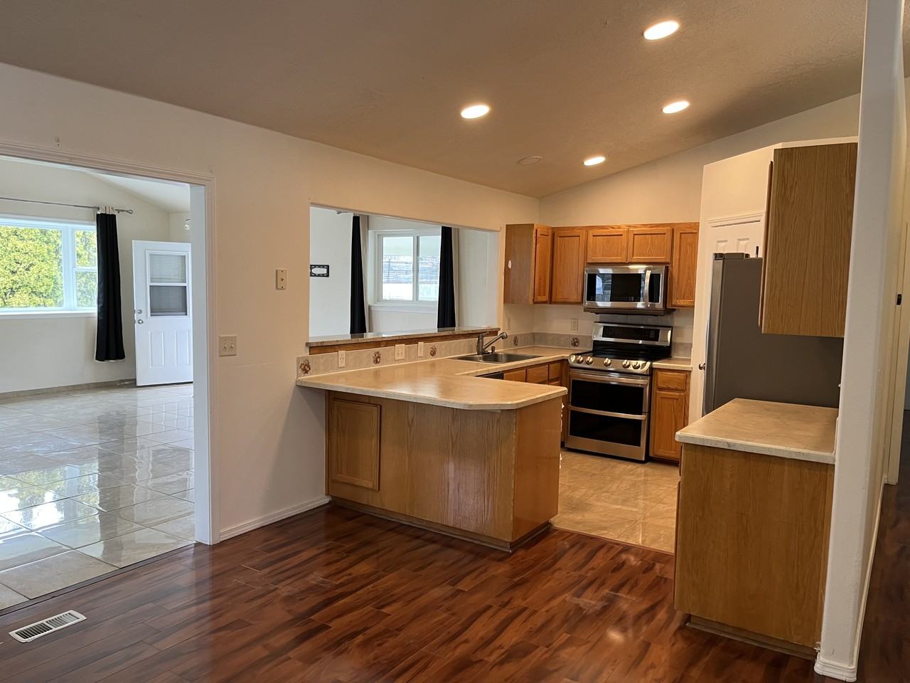 2134 E Dworshak Dr #1 - Photo 7 of 34