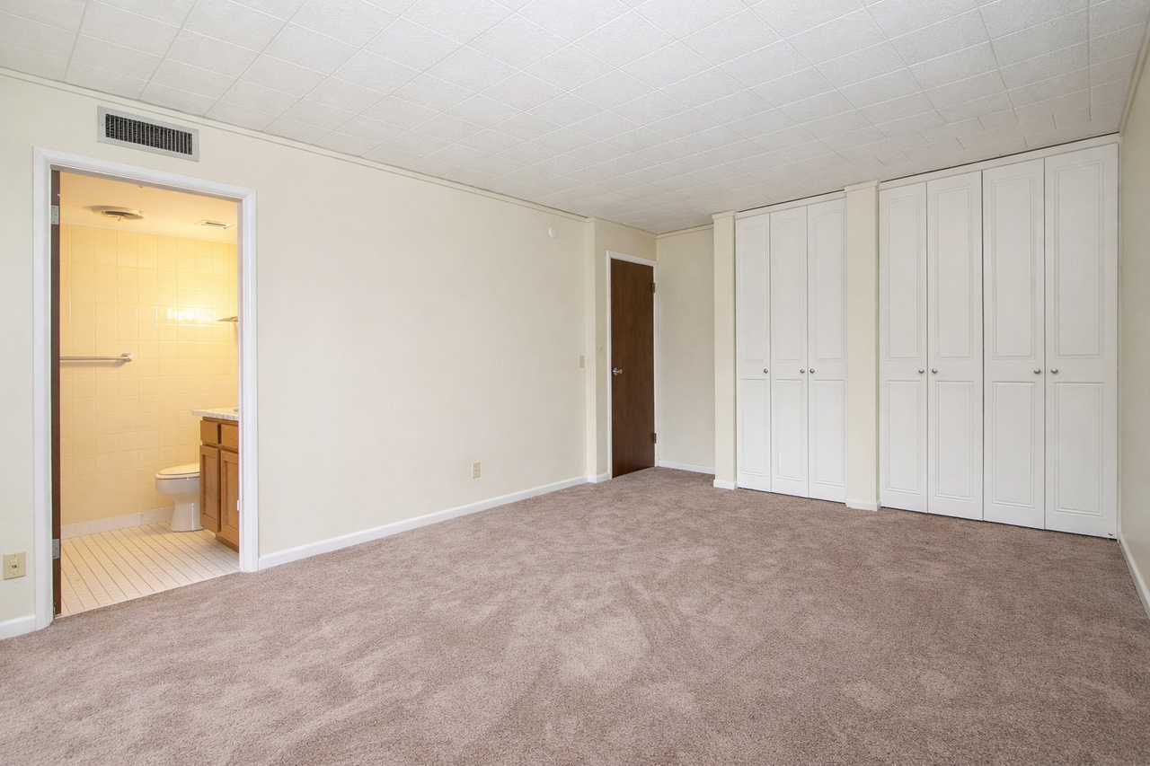 220 220 SOUTH HOME AVENUEAPT 504 #504 - Photo 7 of 13