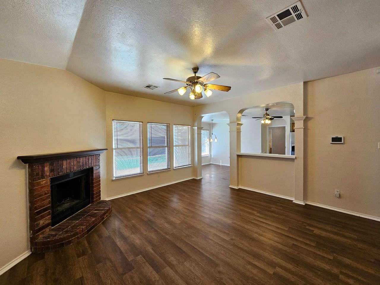 602 Delmar Dr - Photo 6 of 26