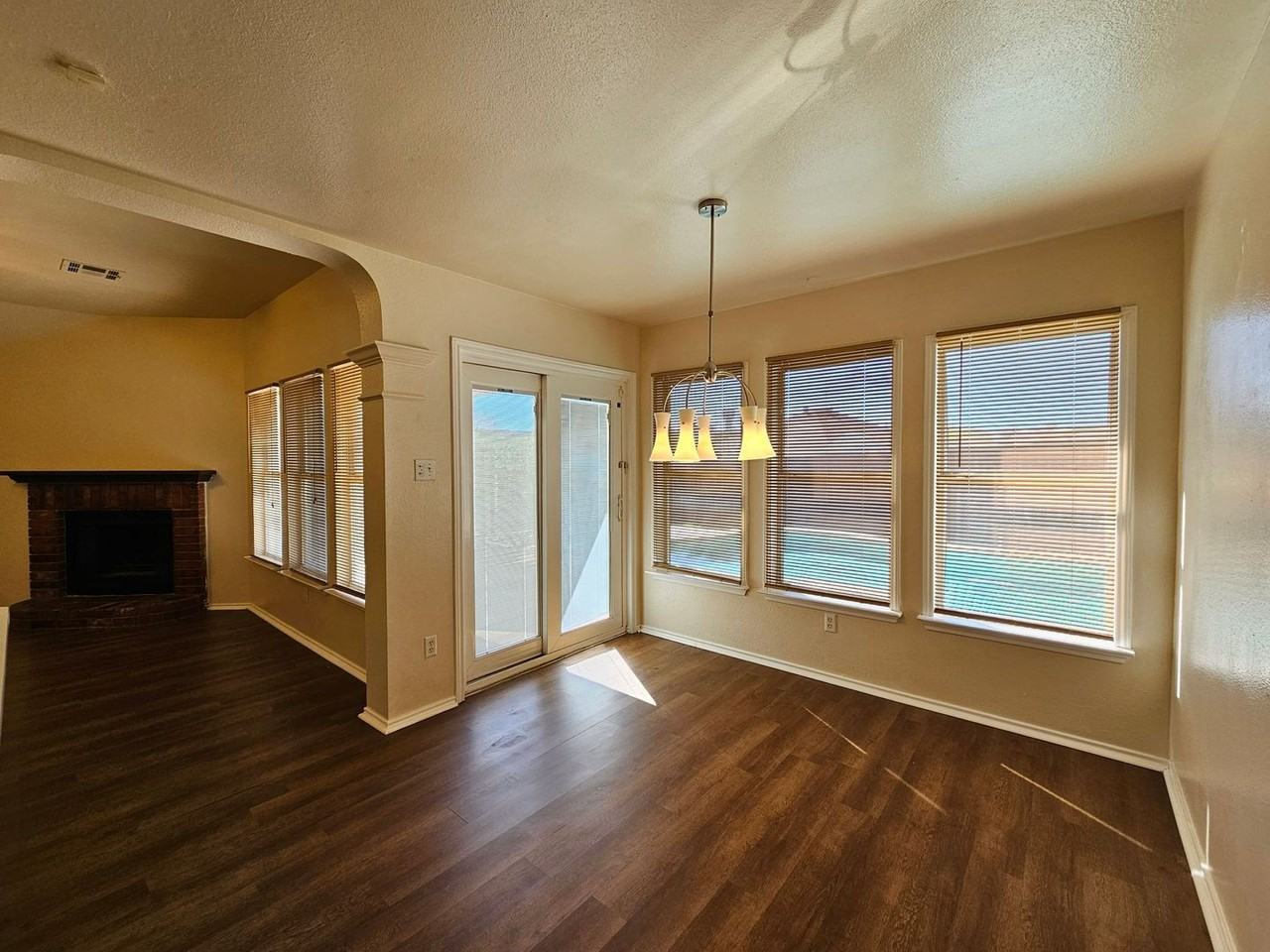 602 Delmar Dr - Photo 7 of 26