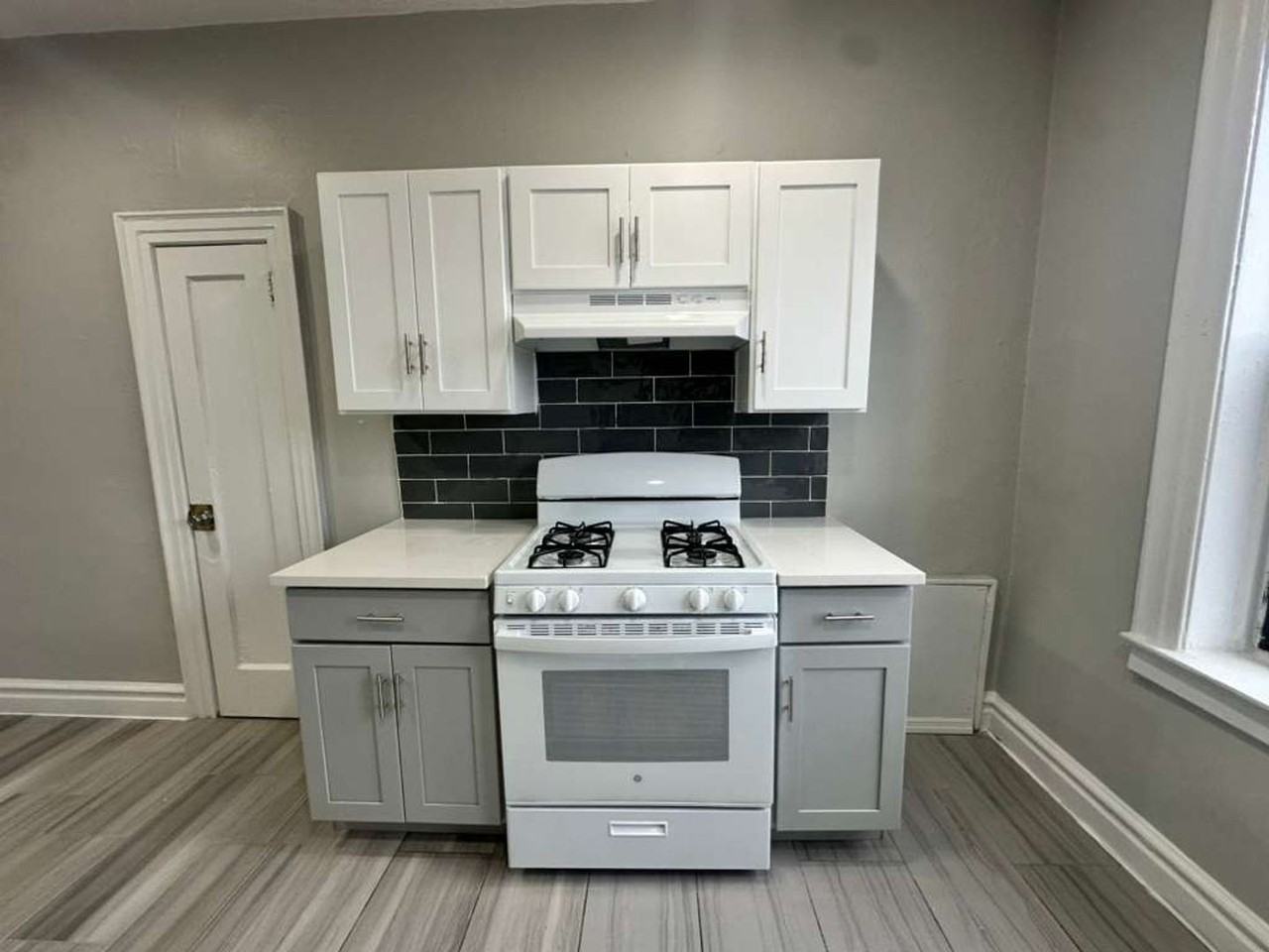 The Plaza - Photo 5 of 8