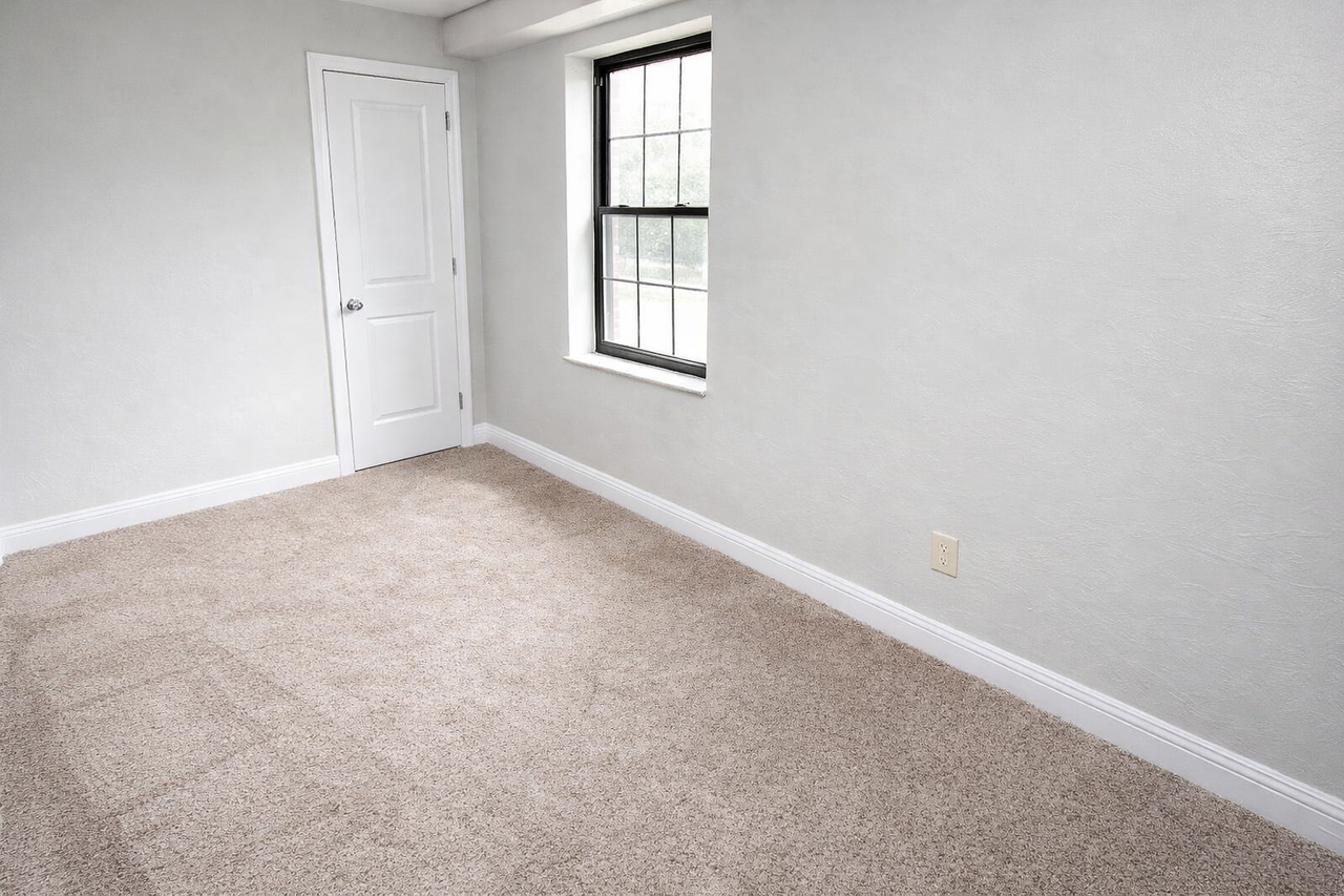 5925 FIFTH AVENUEAPT B-2 #B02 - Photo 5 of 8