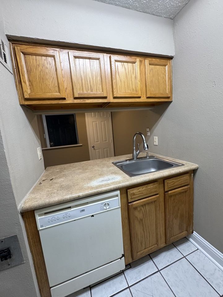 4218 Hessmer Ave #115 - Photo 4 of 20