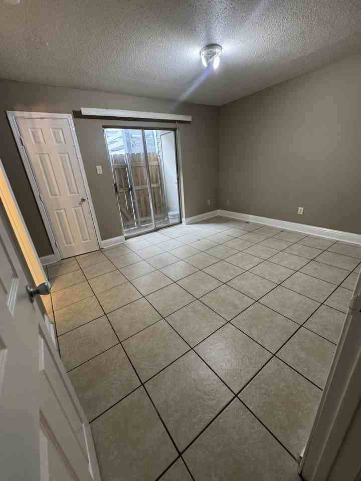 4218 Hessmer Ave #115 - Photo 7 of 20
