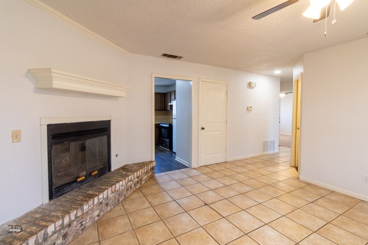 2913 S Bandera Dr #1 - Photo 4 of 24