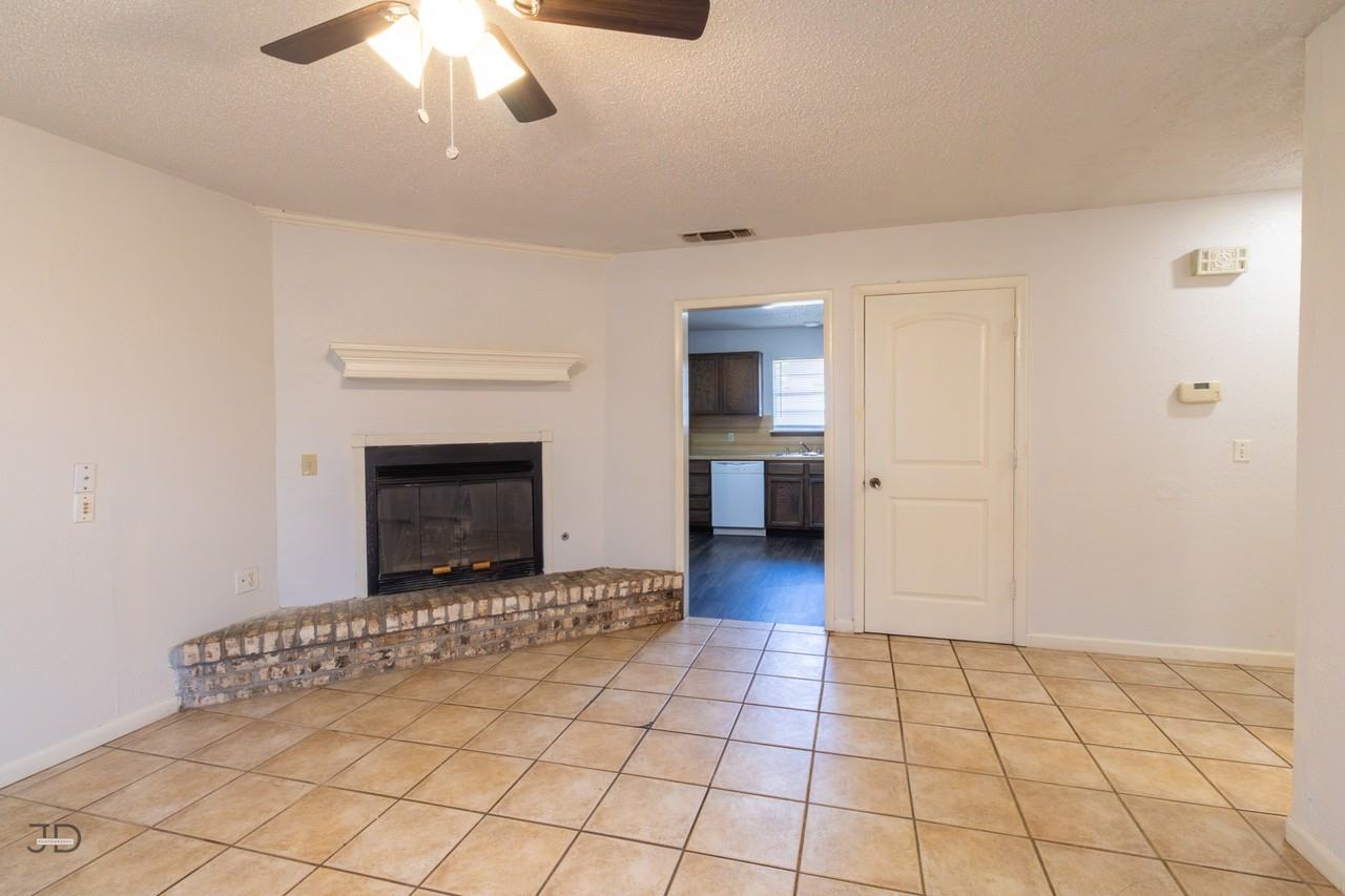 2913 S Bandera Dr #1 - Photo 5 of 24