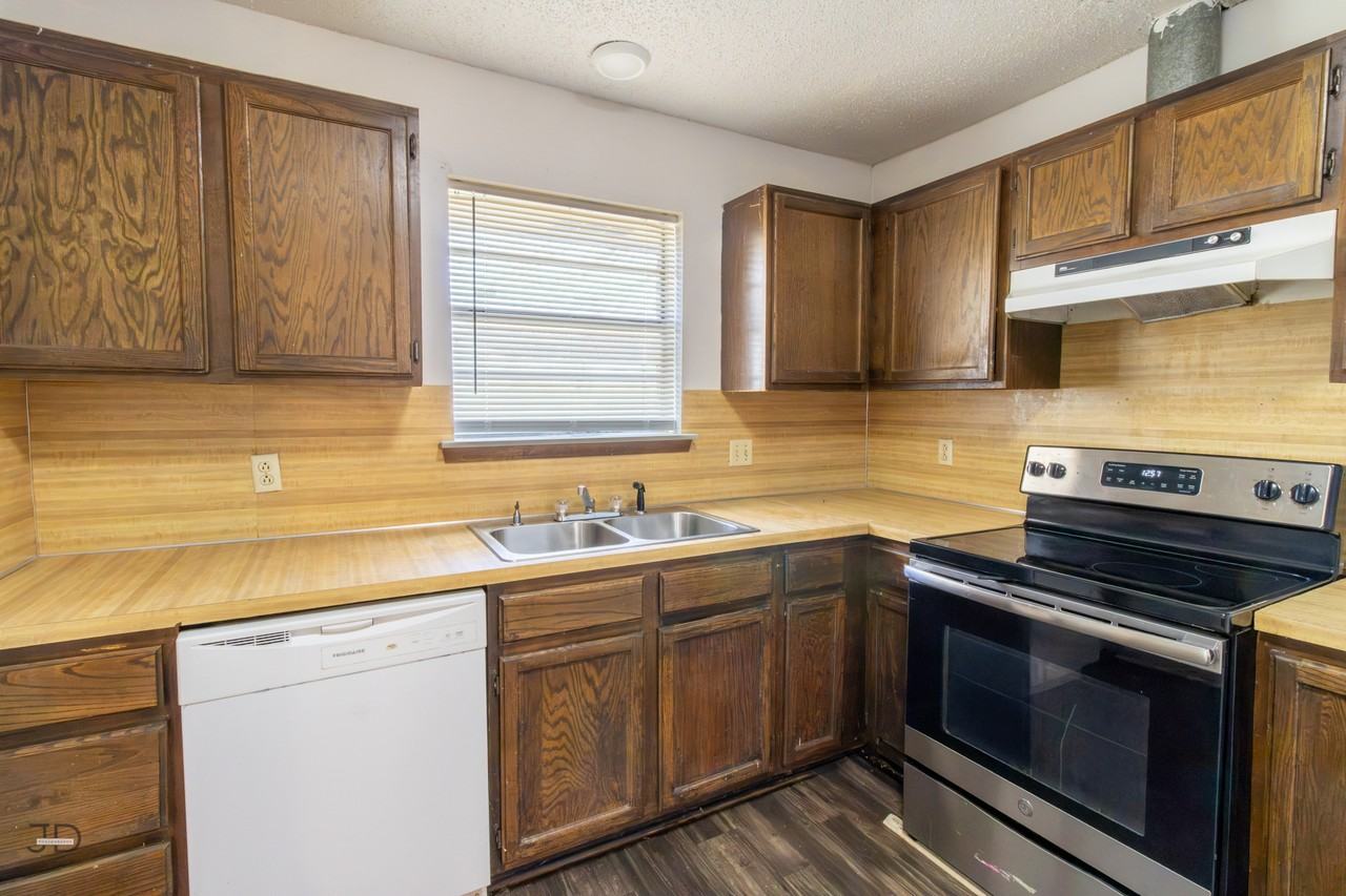 2913 S Bandera Dr #1 - Photo 7 of 24