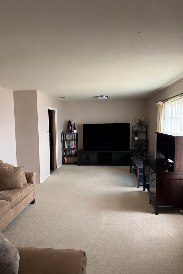 406 Greycliff Dr #1 - Photo 3 of 6