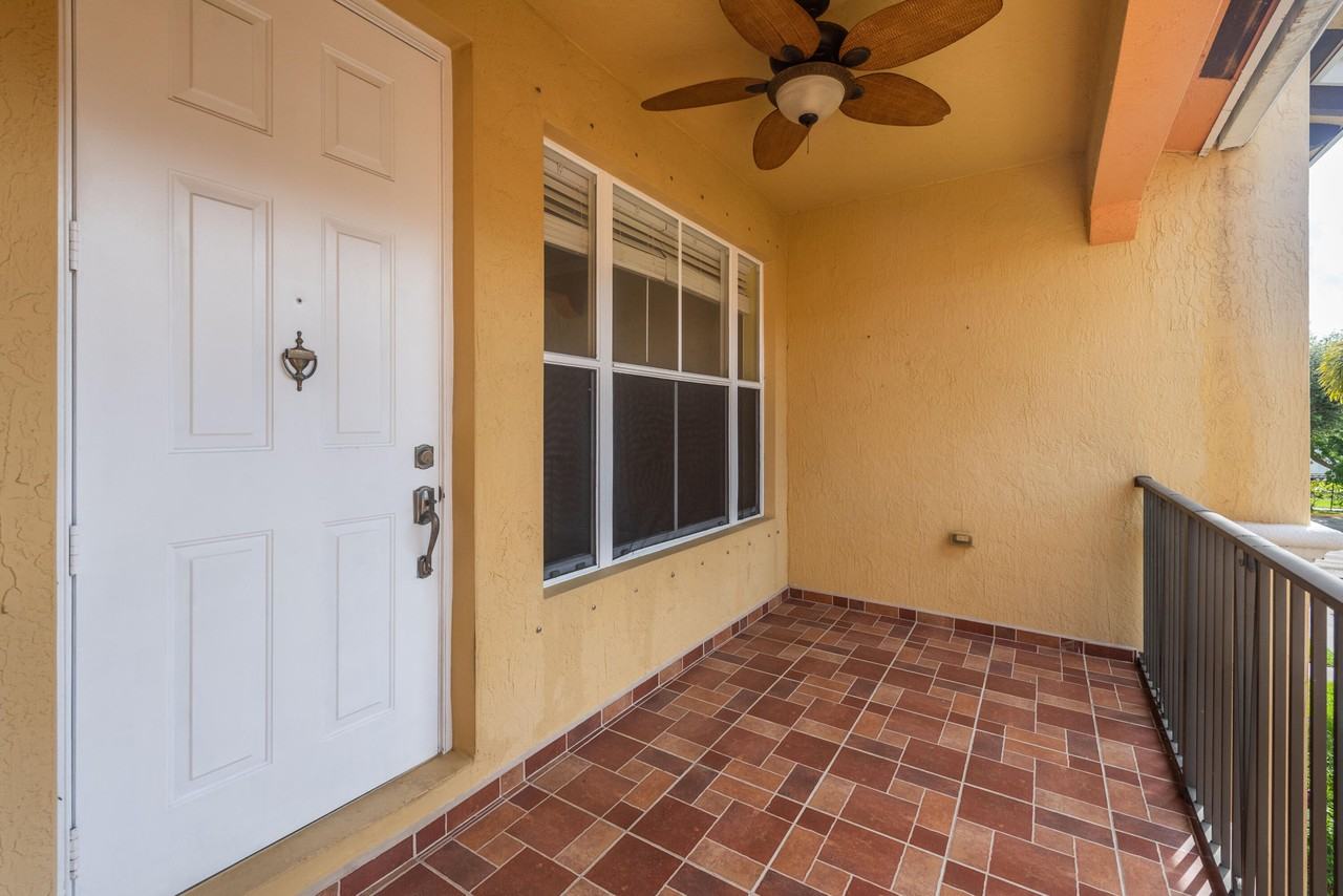 3557 Forest Hill Blvd #54 - Photo 6 of 35