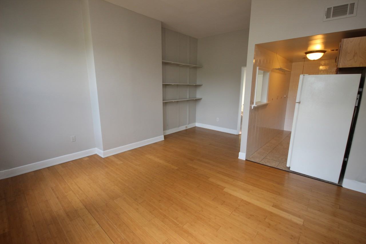 5533 ELLSWORTH AVENUEAPT 201 #201 - Photo 5 of 10