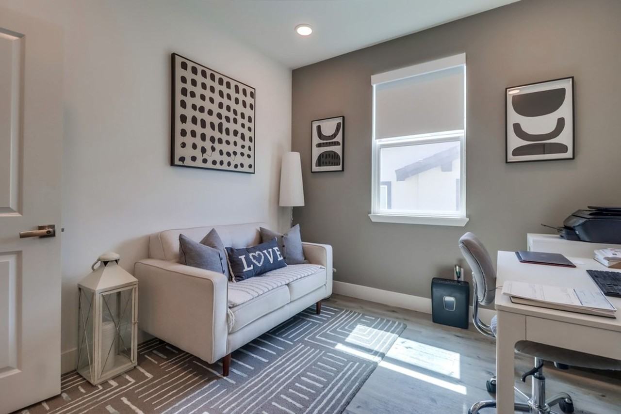 2606 Ridgeway Dr - Photo 5 of 17