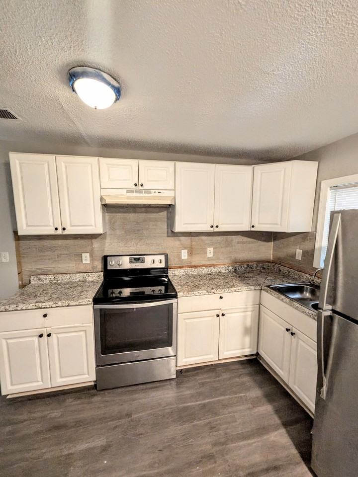 710 Mcdaniel St Sw #1 - Photo 3 of 8