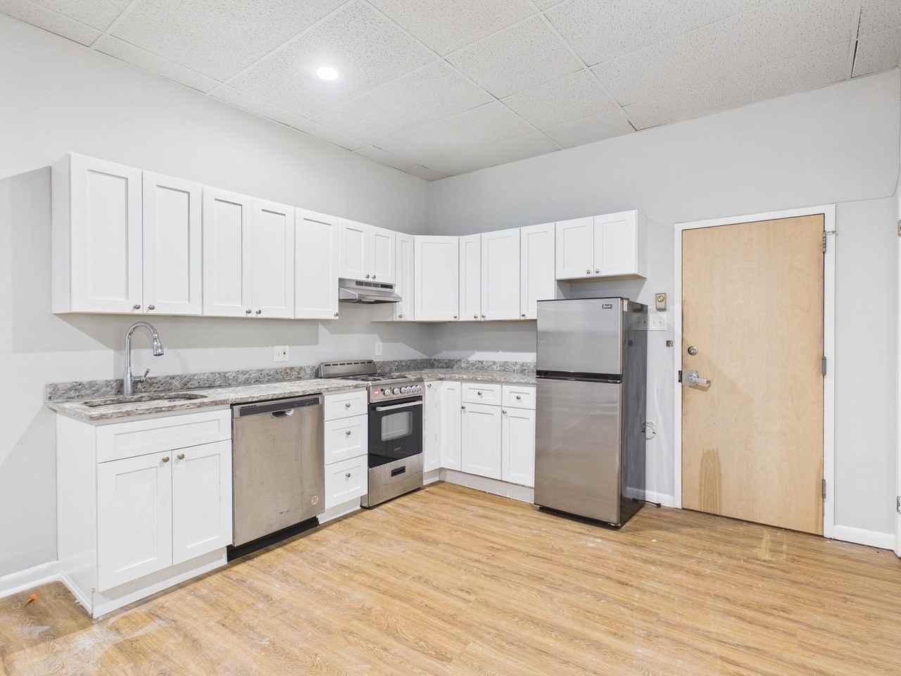 Morris Apartments - Photo 2 of 29