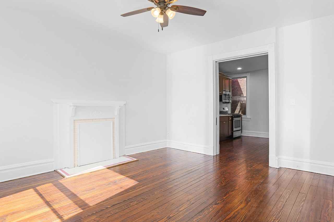 3723A Mcdonald Ave #3723A - Photo 3 of 15