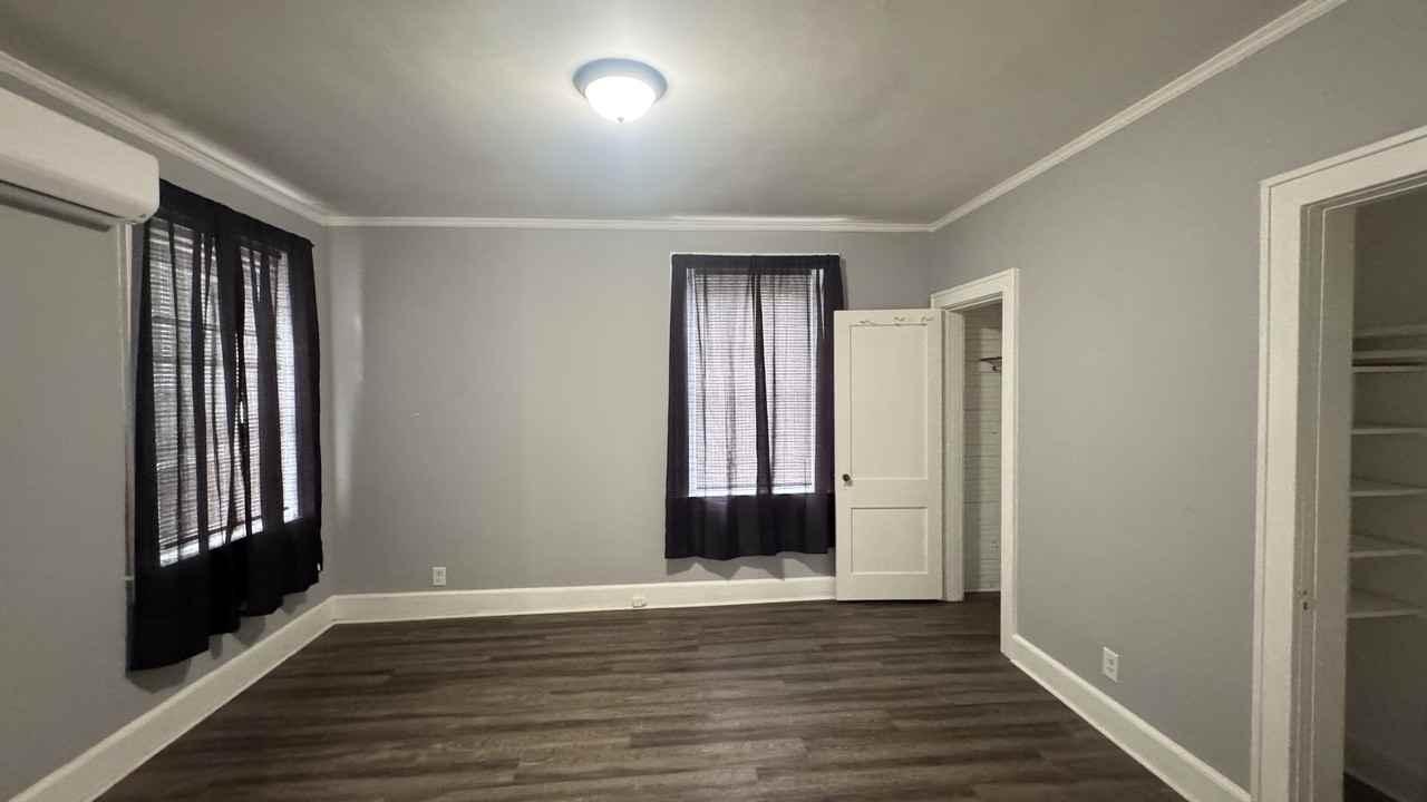 265 E Morehead St #B3 - Photo 5 of 12