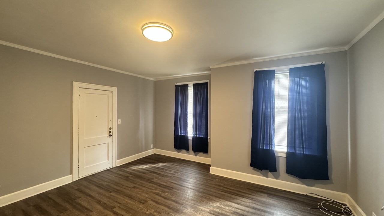 265 E Morehead St #B3 - Photo 6 of 12