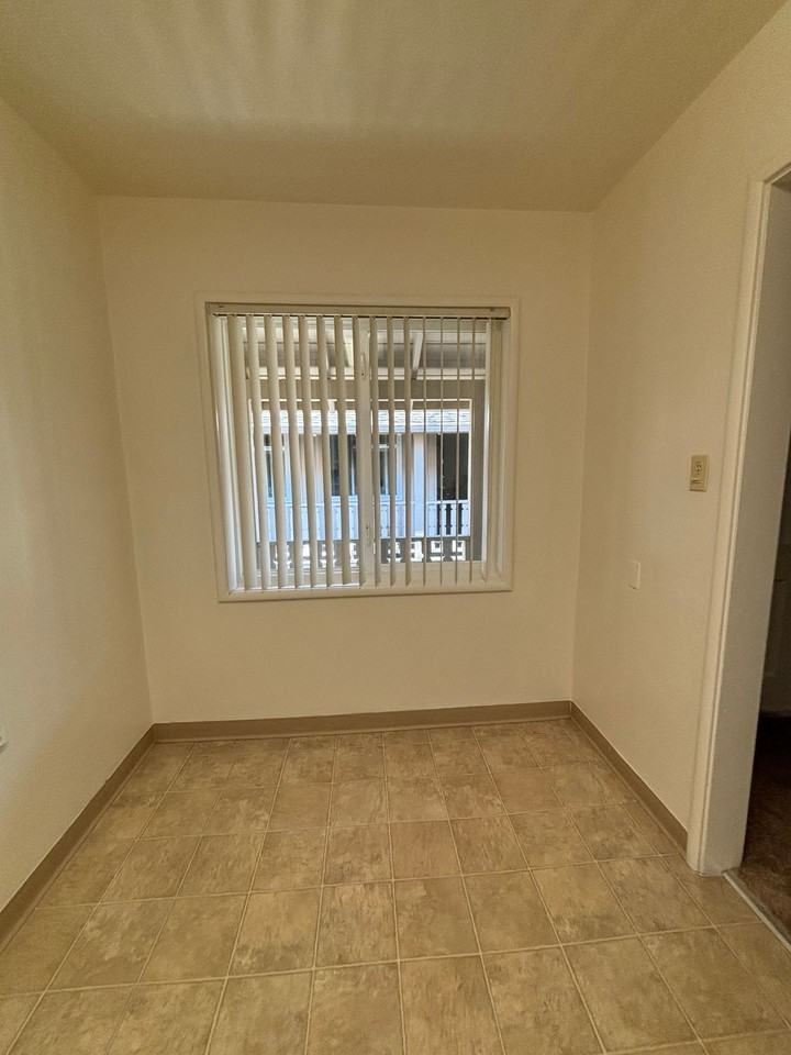 Golden Lantern Apartments - Photo 2 of 26