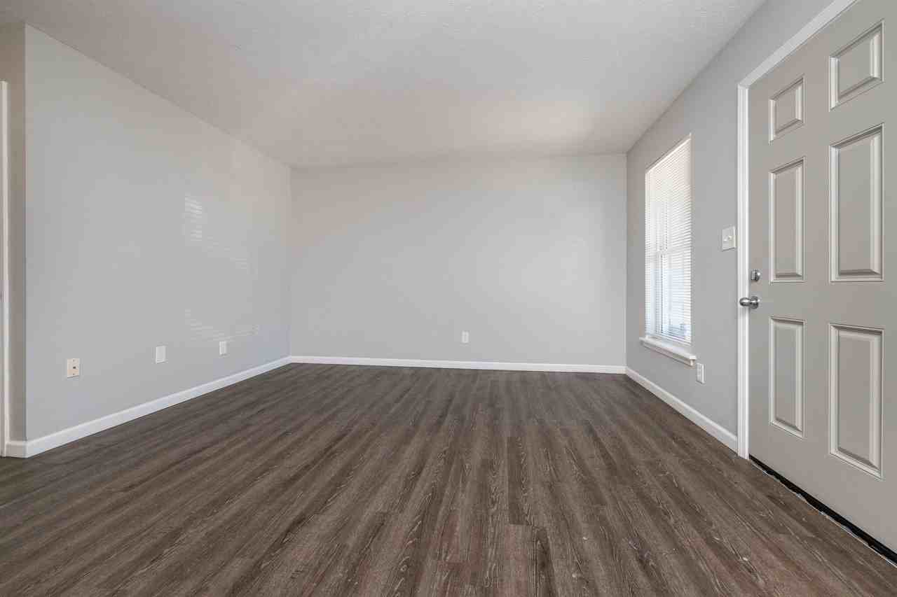 4806 Saddlebrook LaneApt 3 #3 - Photo 4 of 14