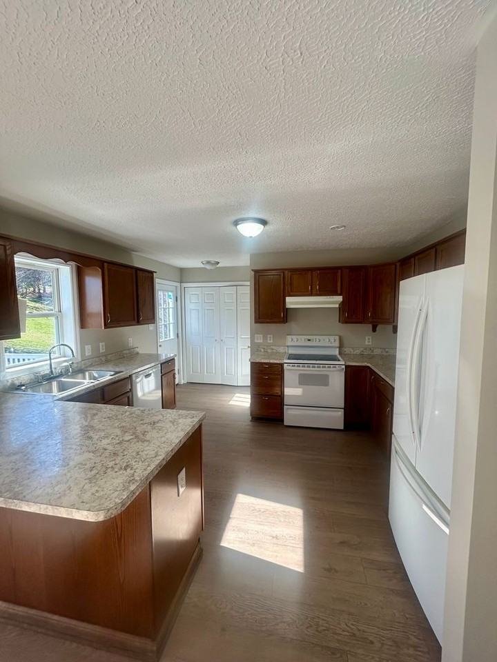 8682 Kiser Rd - Photo 2 of 12