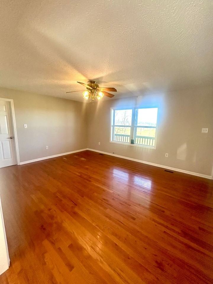 8682 Kiser Rd - Photo 3 of 12