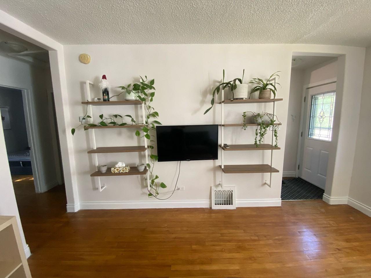 413 Holland Ave #1 - Photo 4 of 19