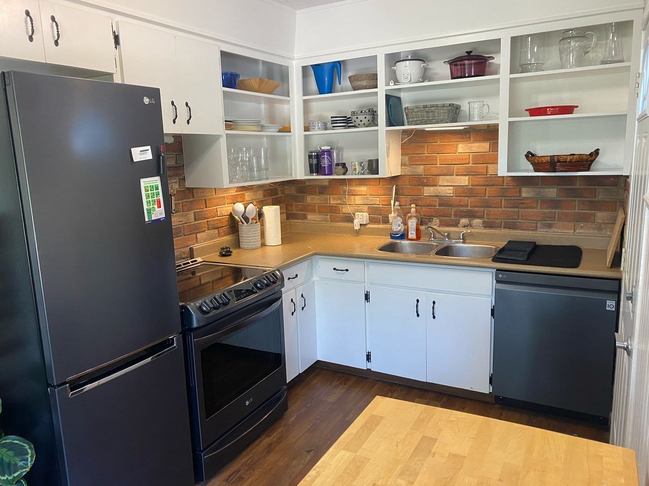 413 Holland Ave #1 - Photo 5 of 19