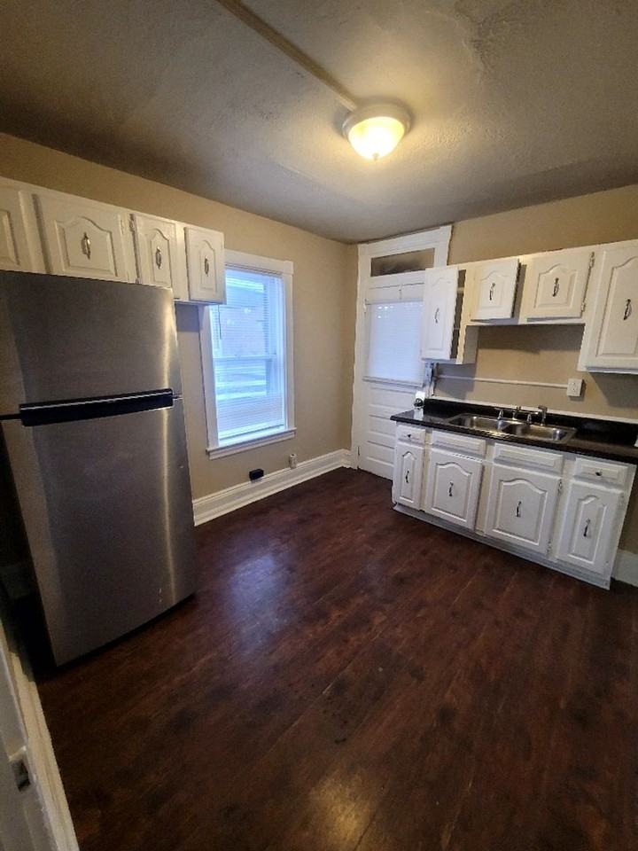 660 Columbia Ave - Photo 2 of 7