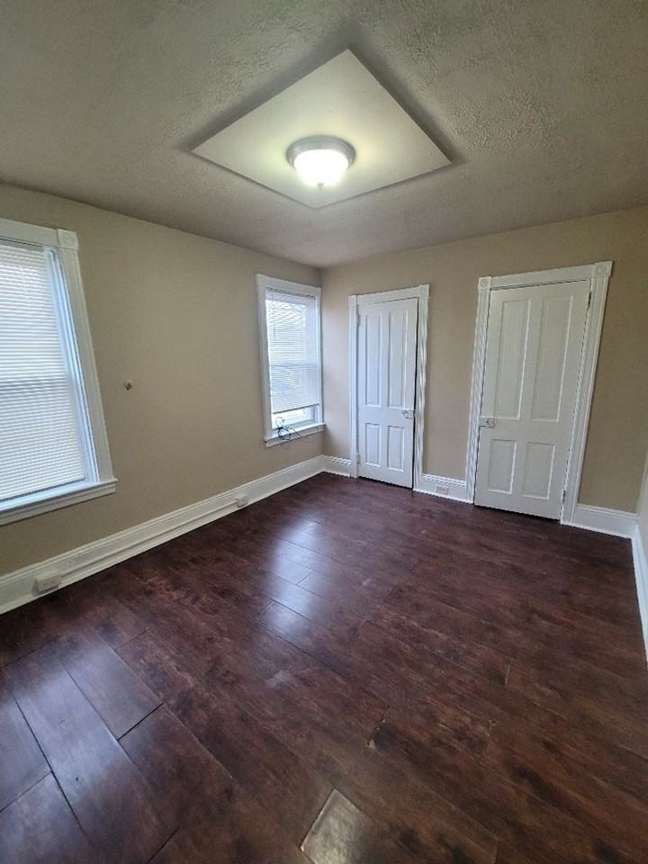 660 Columbia Ave - Photo 4 of 7