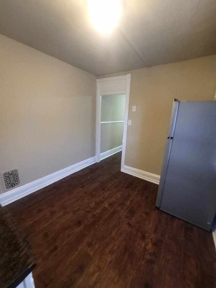 660 Columbia Ave - Photo 7 of 7