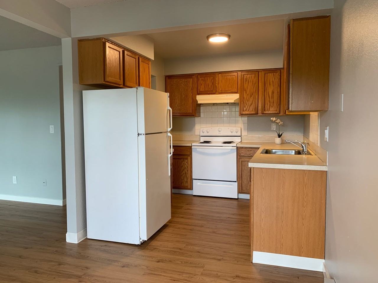 ES2275 -Eagle Rock Apartments - Photo 3 of 37