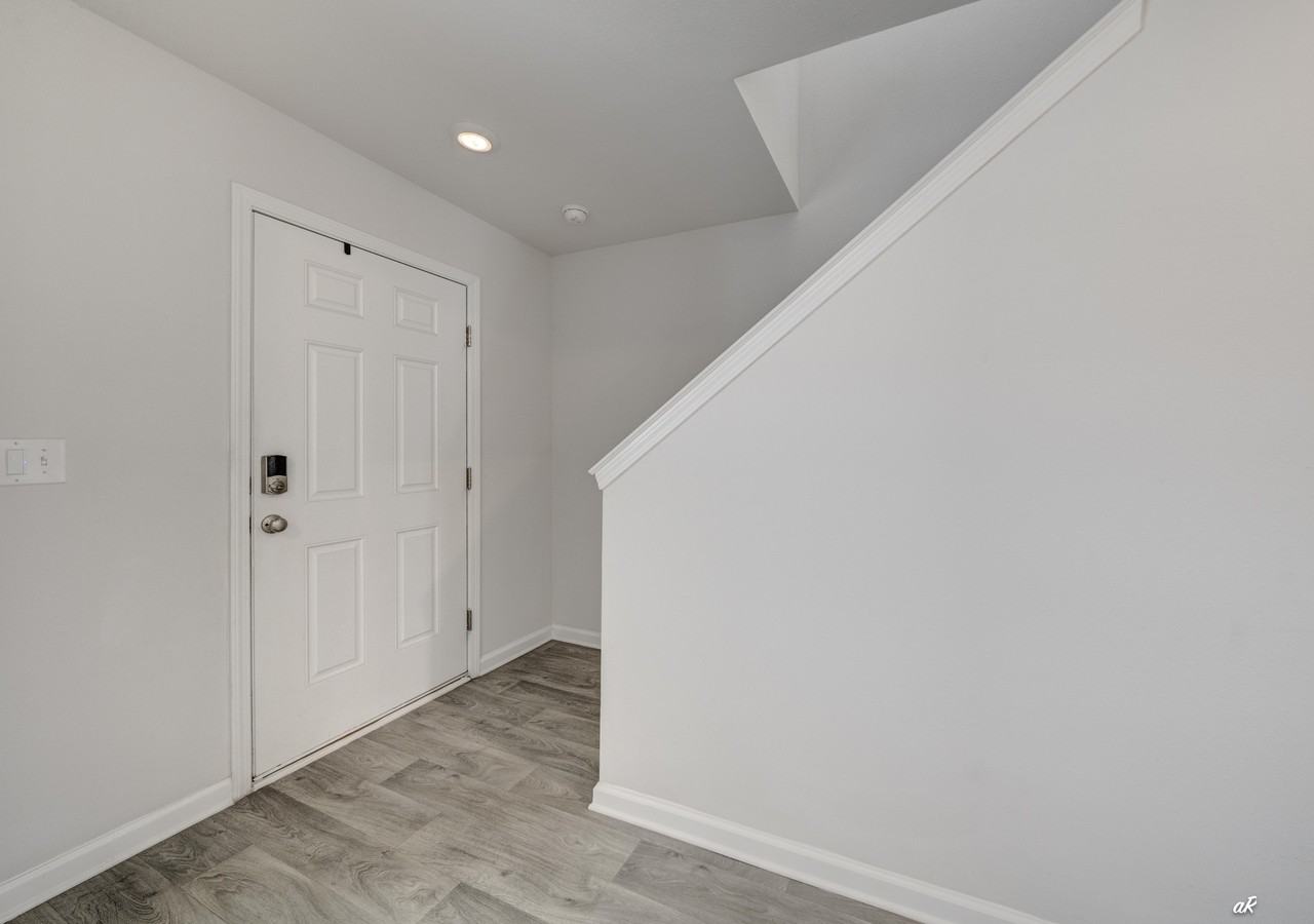 4060 Silver Spur Rd #1 - Photo 4 of 30