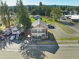 featured image of 219 W Curtis St #2