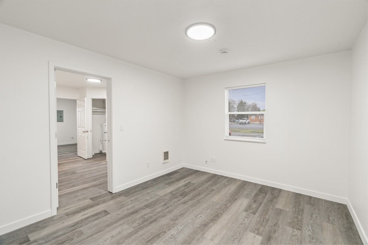 219 W Curtis St #2 - Photo 4 of 17