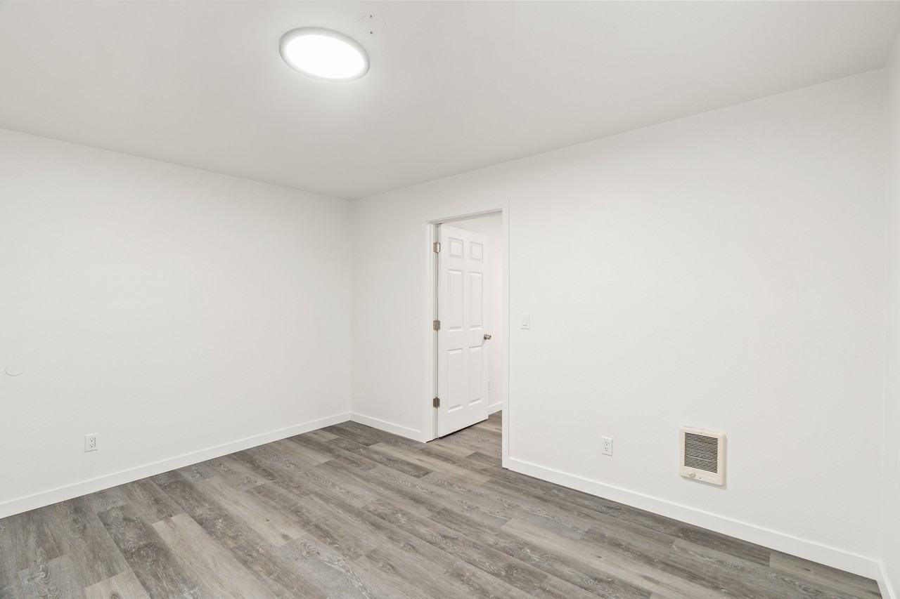 219 W Curtis St #2 - Photo 5 of 17