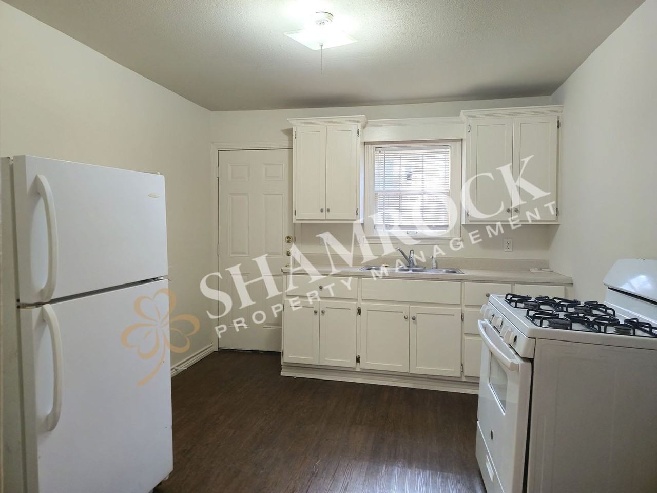 3512 Windsor Ave - Photo 3 of 6